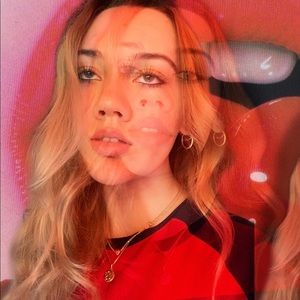 Meet your Posher, Charlotte